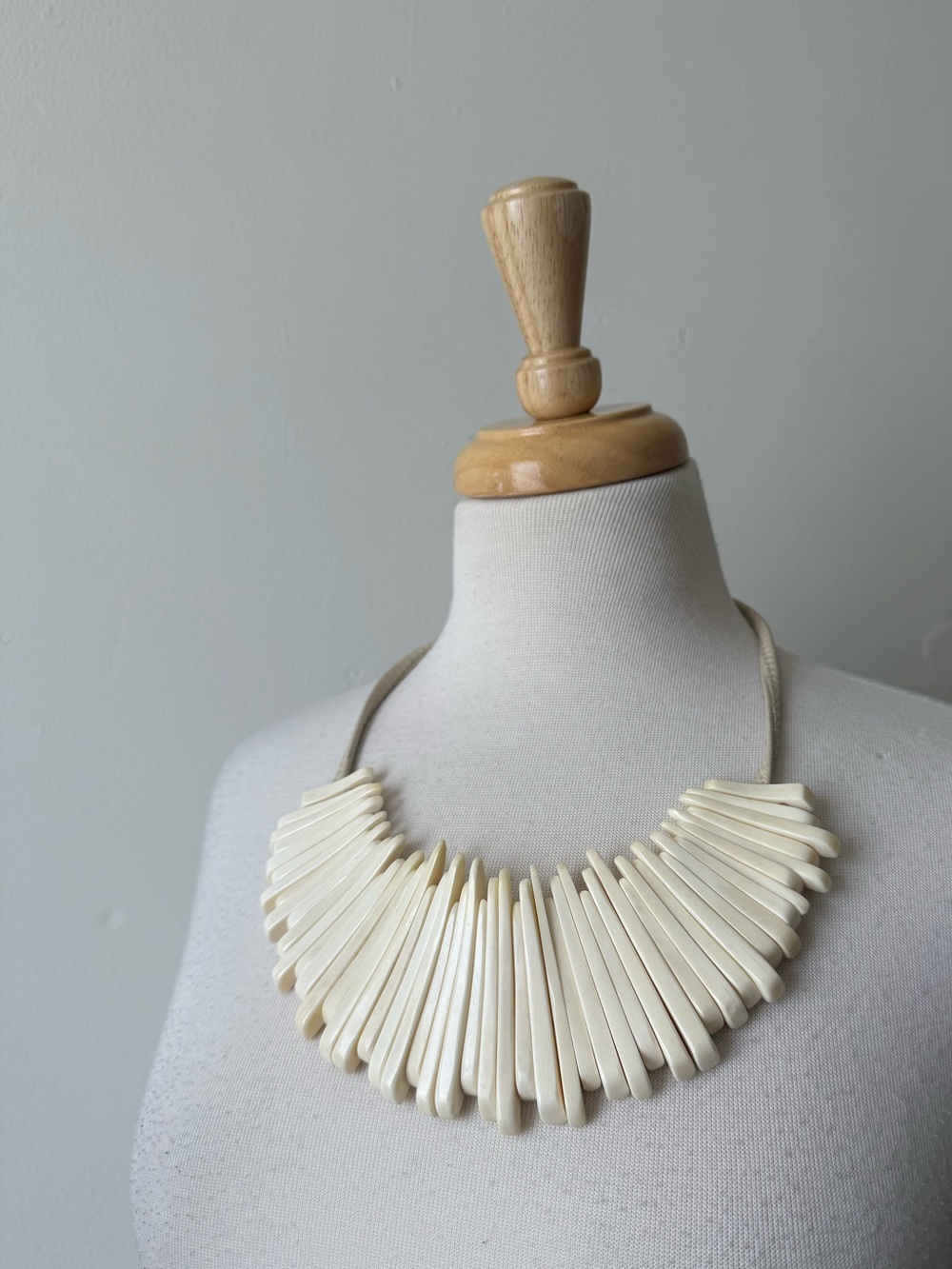 Vintage Artisan Bone & Leather Statement Necklace Ivory Tribal Collar